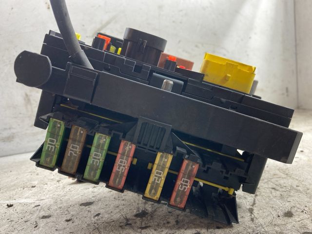 bontott CITROËN C4 Biztosítéktábla Doboz