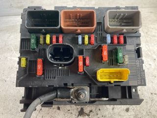 bontott CITROËN C4 Biztosítéktábla Doboz