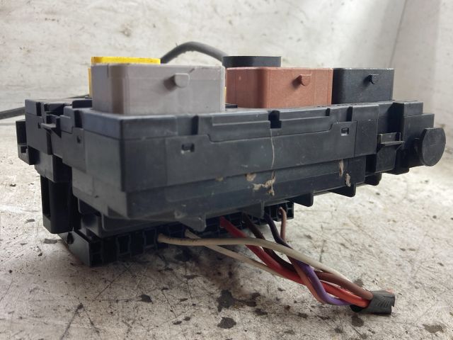 bontott CITROËN C4 Biztosítéktábla Doboz