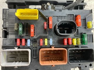 bontott CITROËN C4 Biztosítéktábla Doboz