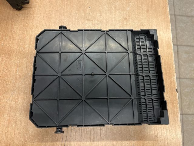 bontott CITROËN C4 Biztosítéktábla Utastér