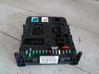 bontott CITROËN C4 Biztosítéktábla Utastér