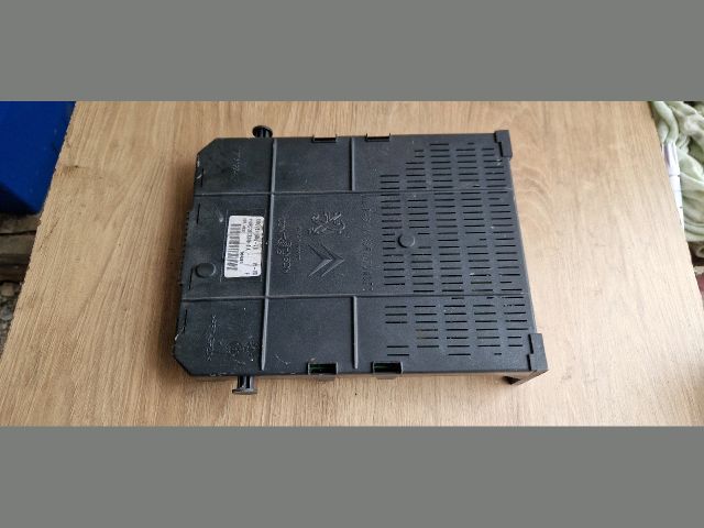 bontott CITROËN C4 Biztosítéktábla Utastér