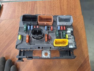 bontott CITROËN C4 Biztosítéktábla Utastér