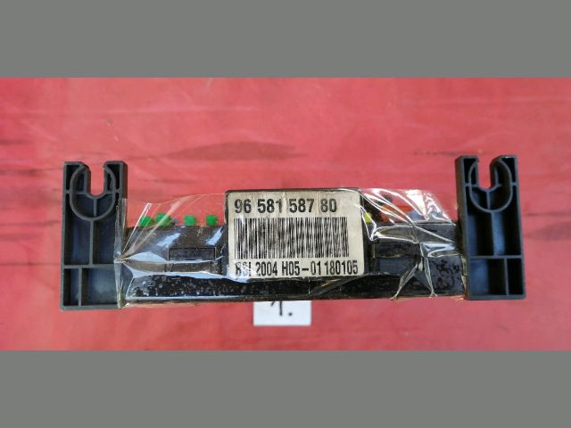 bontott CITROËN C4 Biztosítéktábla Utastér