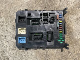 bontott CITROËN C4 Biztosítéktábla Utastér