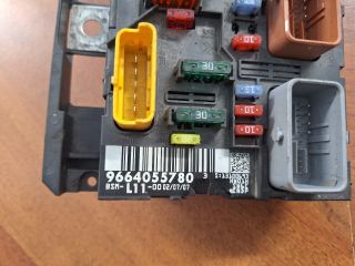 bontott CITROËN C4 Biztosítéktábla Utastér