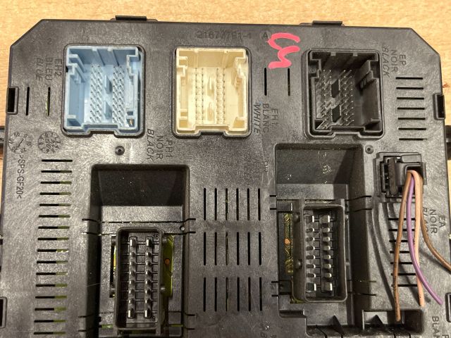 bontott CITROËN C4 Biztosítéktábla Utastér