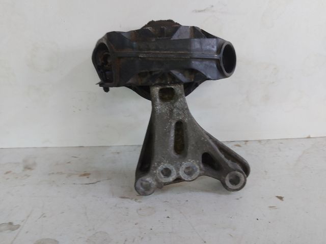 bontott CITROËN C4 CACTUS Motor Tartó Bak (Fém)