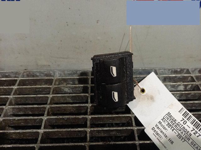 bontott CITROËN C4 CACTUS Ablakemelő Kapcsoló Négyes / Kettes