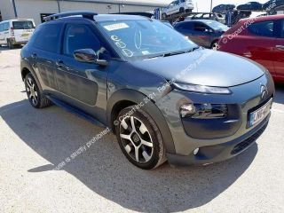 bontott CITROËN C4 CACTUS Bal Fenéklemez