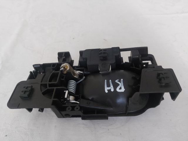 bontott CITROËN C4 CACTUS Bal hátsó Belső Kilincs