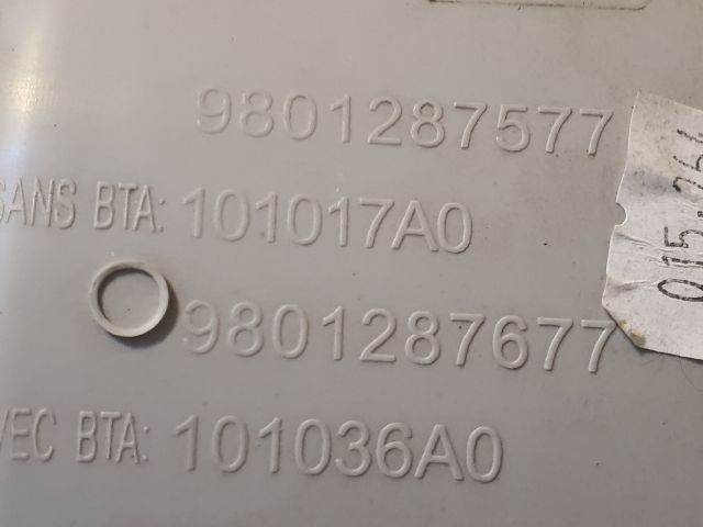 bontott CITROËN C4 CACTUS Beltér Világítás Első