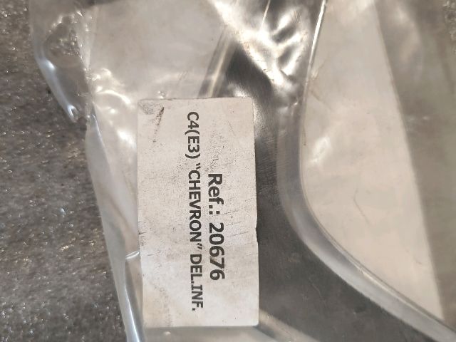 bontott CITROËN C4 CACTUS Első Embléma