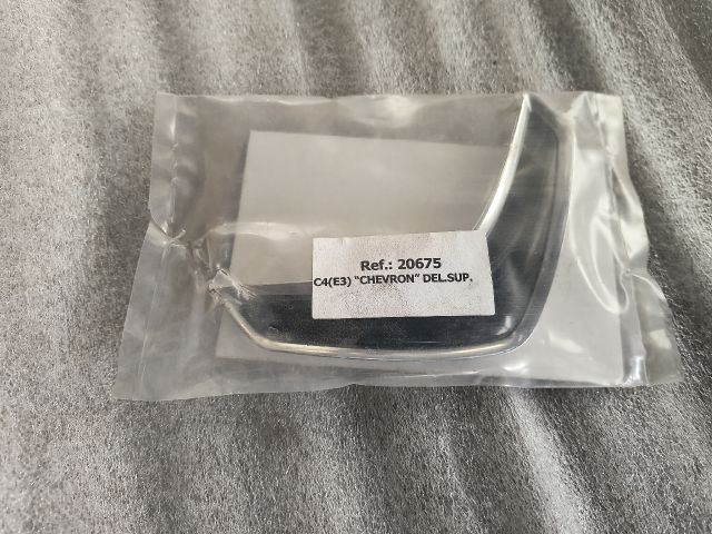 bontott CITROËN C4 CACTUS Első Embléma