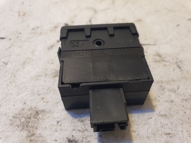 bontott CITROËN C4 CACTUS Fényszórómagasság Állító Kapcsoló