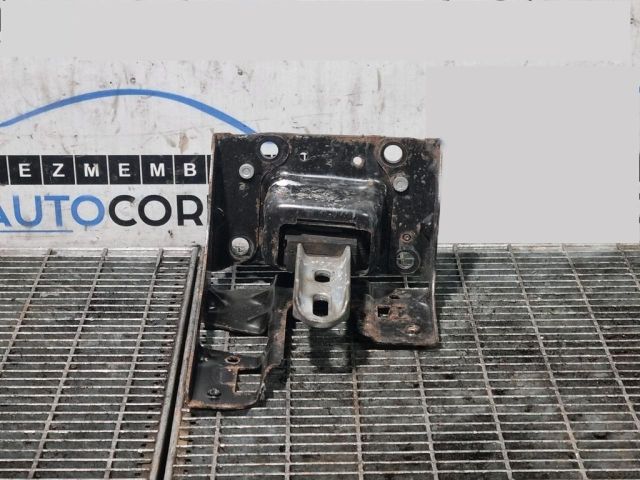 bontott CITROËN C4 CACTUS Tartó Bak