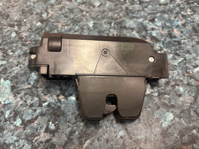 bontott CITROËN C4 Csomagtérajtó Zárszerkezet