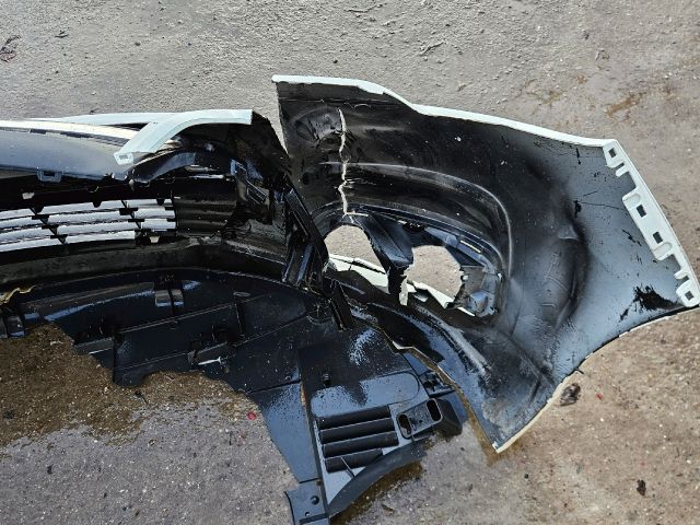 bontott CITROËN C4 Első Lökhárító (Részeivel)