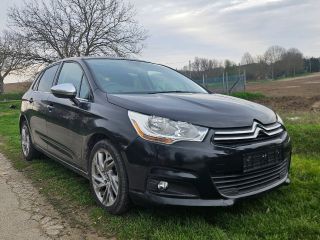 bontott CITROËN C4 Első Lökhárító (Részeivel)