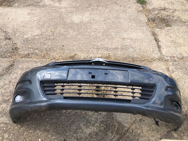 bontott CITROËN C4 Első Lökhárító (Részeivel)