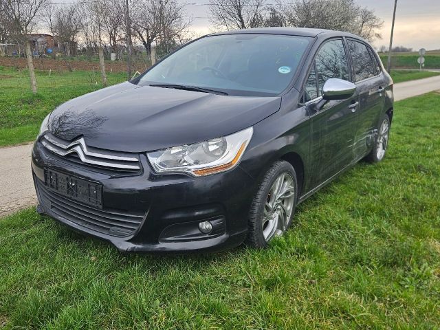 bontott CITROËN C4 Első Lökhárító (Részeivel)