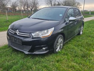 bontott CITROËN C4 Első Lökhárító (Részeivel)