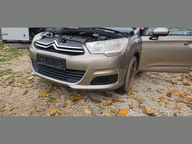 bontott CITROËN C4 Első Lökhárító (Részeivel)