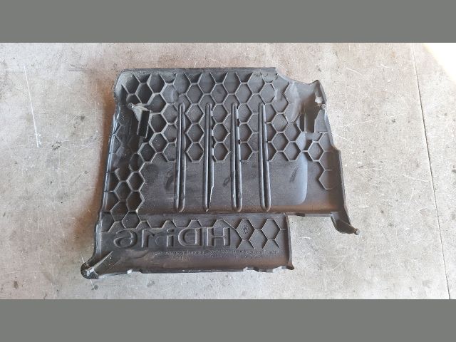 bontott CITROËN C4 Felső Hűtőburkolat