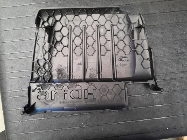 bontott CITROËN C4 Felső Hűtőburkolat