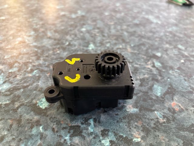 bontott CITROËN C4 Fűtés Állító Motor