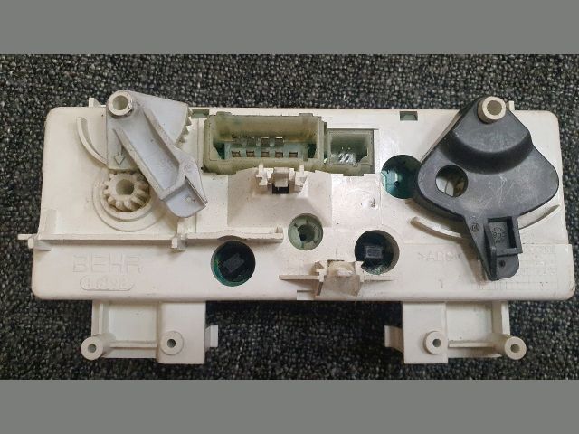 bontott CITROËN C4 Fűtéskapcsoló (Nem klímás)