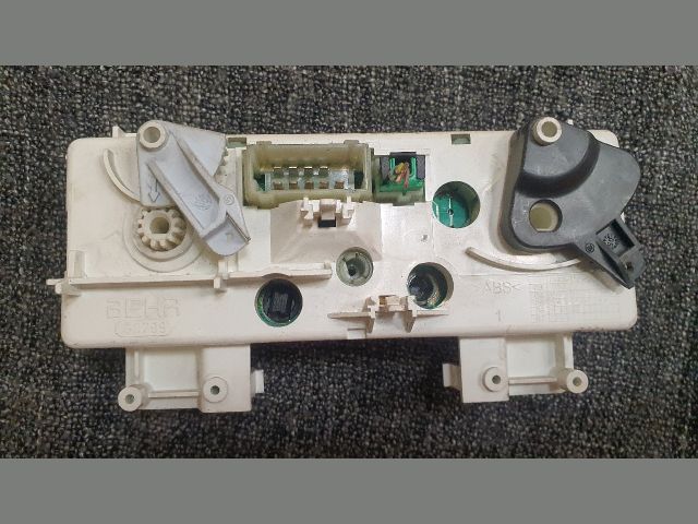 bontott CITROËN C4 Fűtéskapcsoló (Nem klímás)