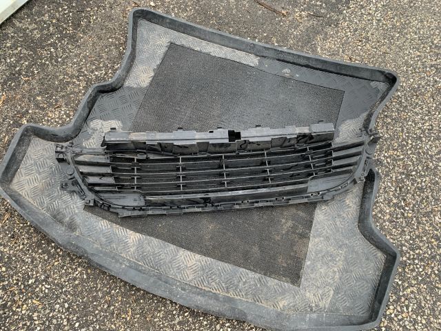 bontott CITROËN C4 Hűtőrács