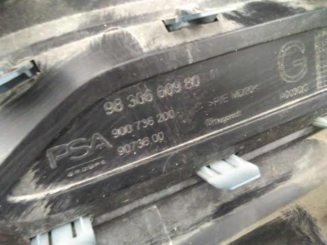 bontott CITROËN C4 III Bal első Ajtó Díszléc