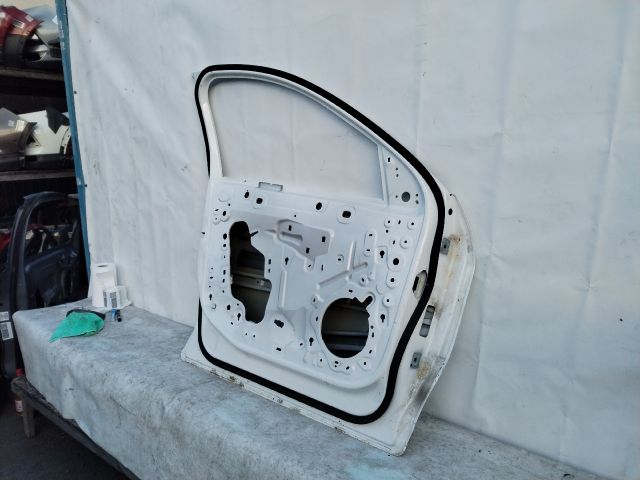 bontott CITROËN C4 III Bal első Ajtó (Üres lemez)