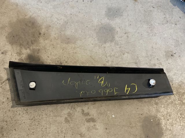 bontott CITROËN C4 Jobb B Oszlop Díszléc