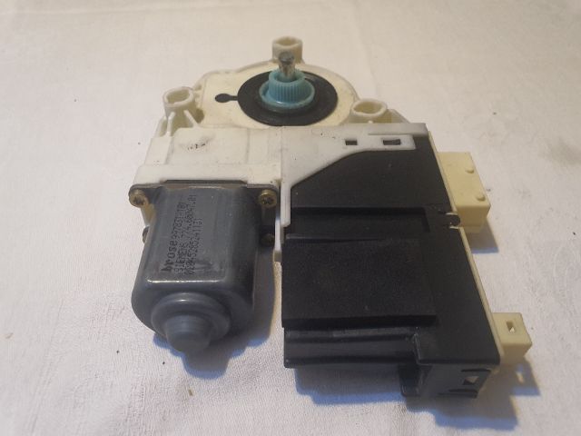 bontott CITROËN C4 Jobb első Ablakemelő Motor