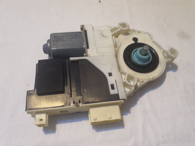 bontott CITROËN C4 Jobb első Ablakemelő Motor