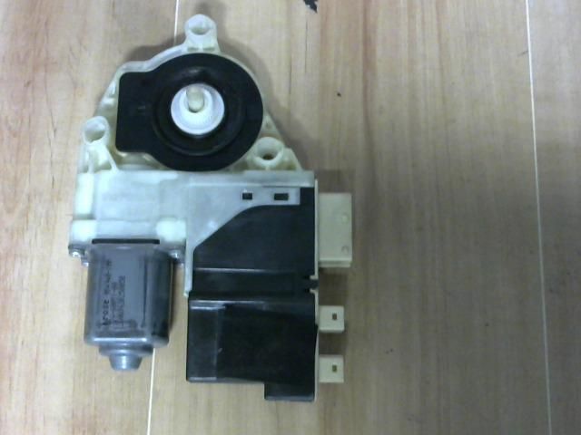 bontott CITROËN C4 Jobb első Ablakemelő Motor