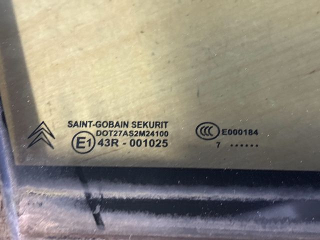 bontott CITROËN C4 Jobb első Fixüveg (Ajtóban)