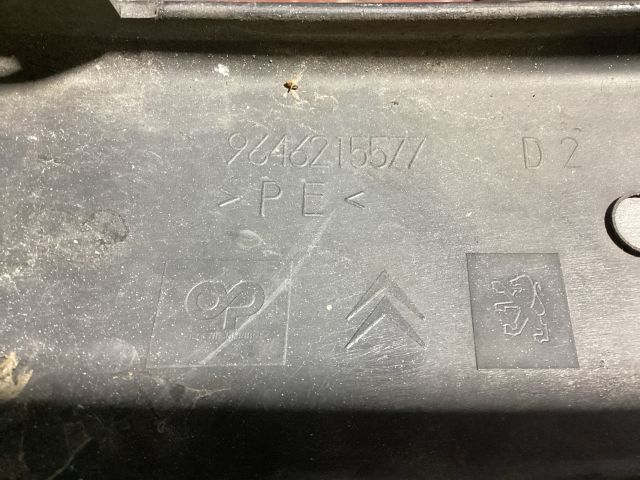 bontott CITROËN C4 Jobb első Lökhárító Díszléc