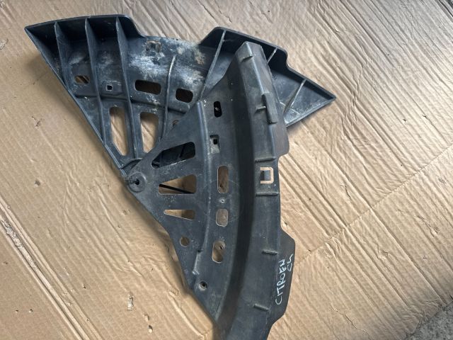 bontott CITROËN C4 Jobb Fényszóró Tartó