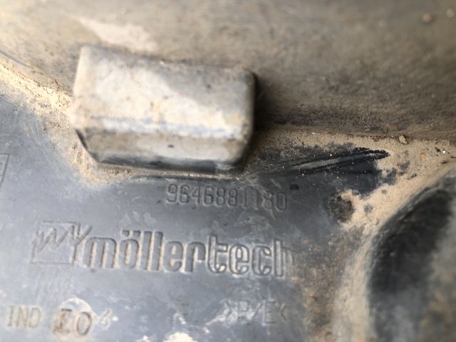 bontott CITROËN C4 Jobb hátsó Dobbetét (Kerékjárati, Műanyag)