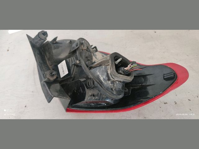 bontott CITROËN C4 Jobb Külső Hátsó Lámpa