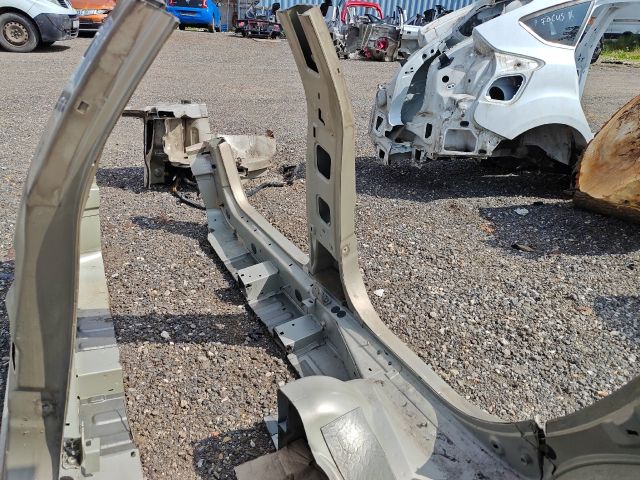 bontott CITROËN C4 Jobb Küszöb