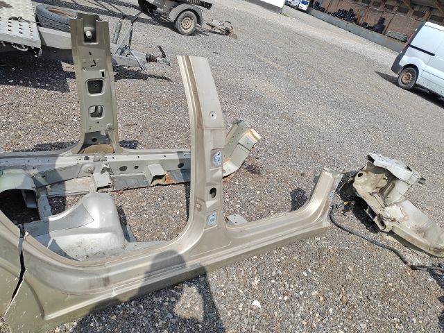 bontott CITROËN C4 Jobb Küszöb