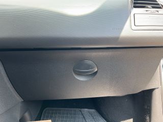 bontott CITROËN C4 Kesztyűtartó