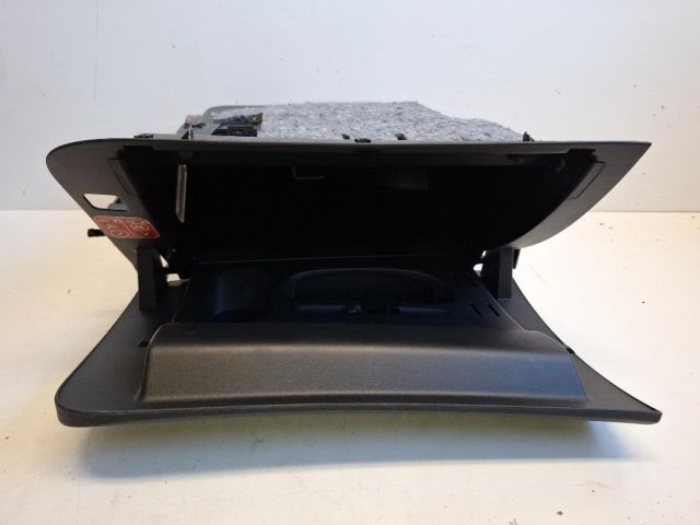 bontott CITROËN C4 Kesztyűtartó