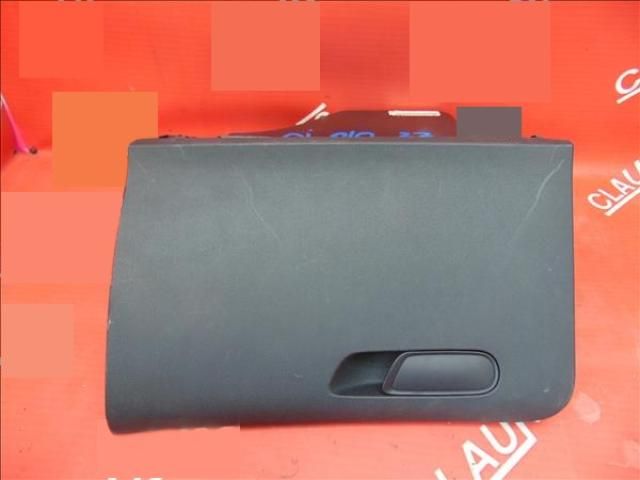 bontott CITROËN C4 Kesztyűtartó